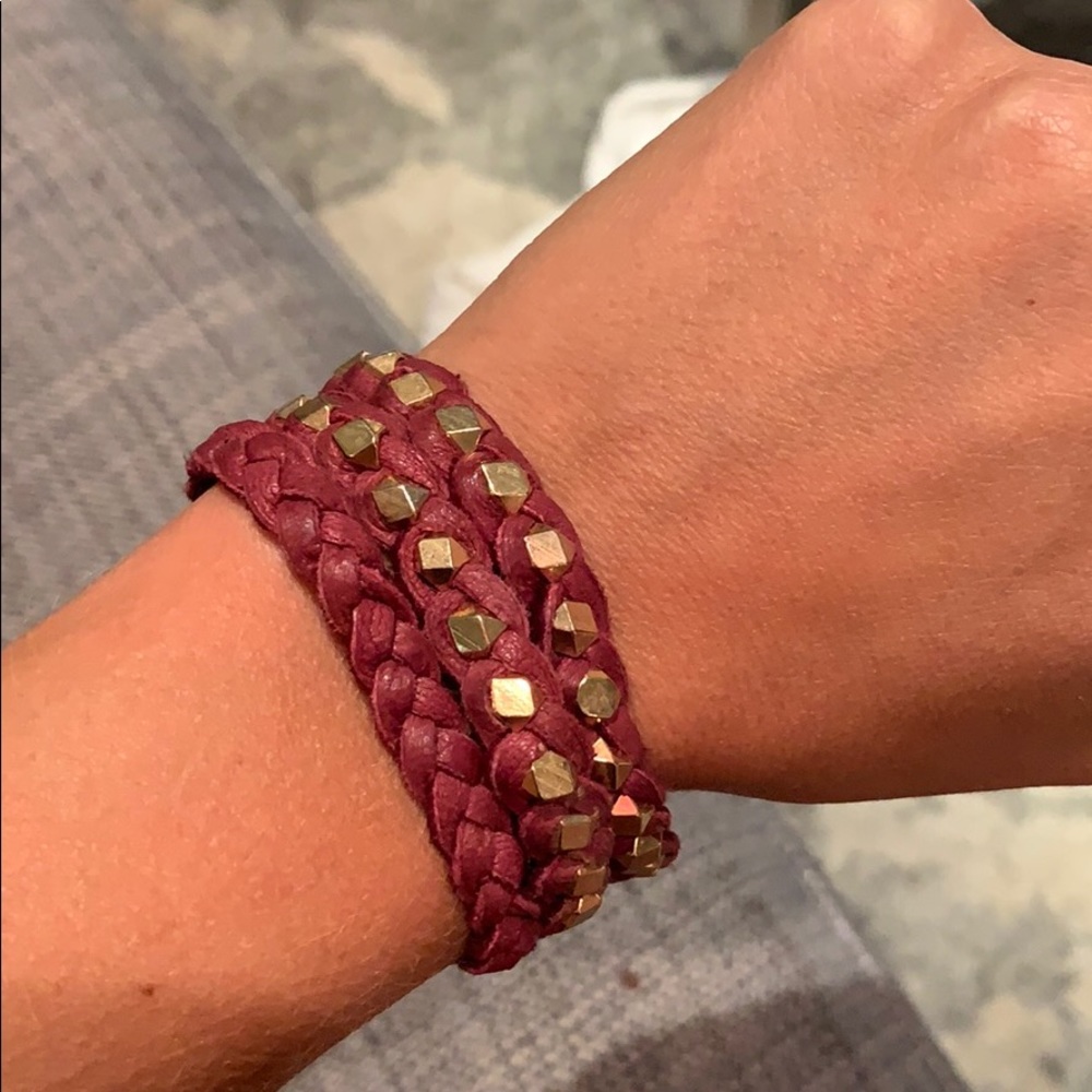 Triple wrap leaver bracelet